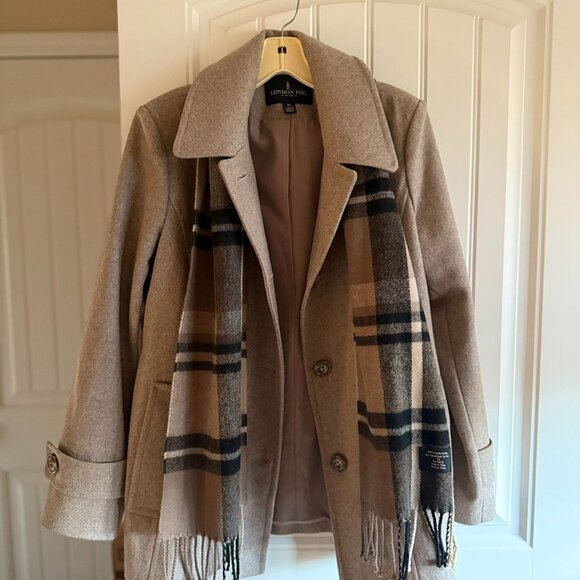 London Fog Jackets & Blazers - London Fog Wool Coat Tan Size M with Scarf NWOT